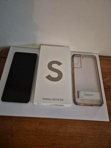 Samsung Galaxy S21 FE 5G Kleur Olive  beschikbaar voor biedingen