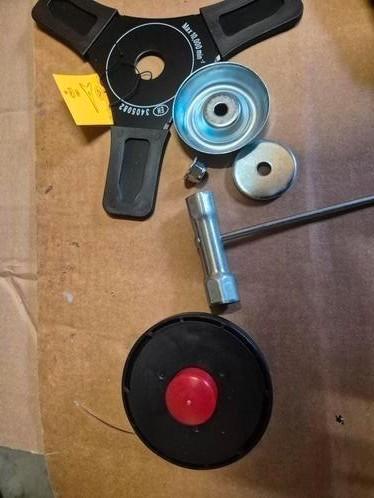 Mes draadspoel harnas / draagriem bosmaaier Einhell  ++, Tuin en Terras, Bosmaaiers, Nieuw, Accu, 10 tot 30 cm, Ophalen