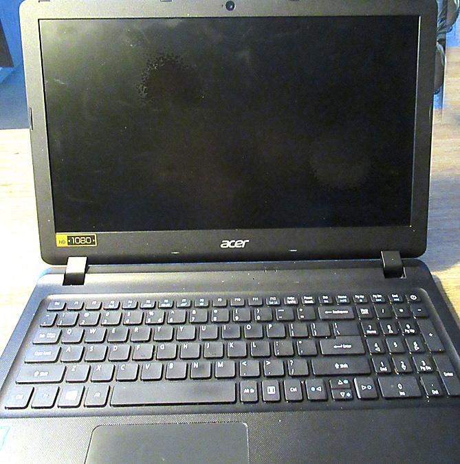 Acer laptop Aspire ES1-572, Computers en Software, Windows Laptops, Gebruikt, 15 inch, 2 tot 3 Ghz, 8 GB, Qwerty, Ophalen