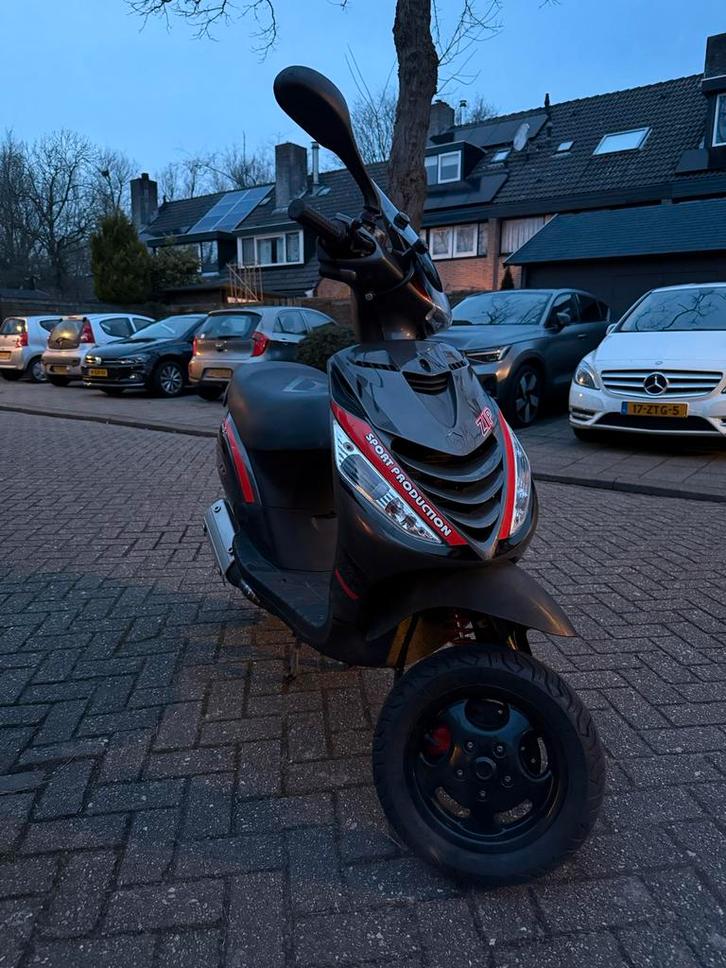 Zip 172cc stage 2 A1, Fietsen en Brommers, Scooters | Piaggio, Zo goed als nieuw, Zip, Tweetakt, Ophalen of Verzenden