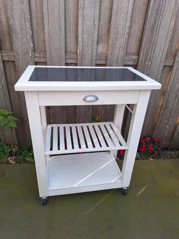 Keukentrolley met natuurstenen blad beschikbaar voor biedingen