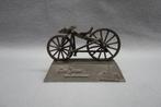 Tinnen oldtimer fiets beeldje Macmillan Leo Joosse, Antiek en Kunst, Ophalen of Verzenden