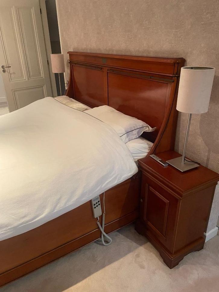 Bed 2 personen volledig elektrisch, Huis en Inrichting, Slaapkamer | Bedden, Gebruikt, Tweepersoons, 180 cm, 210 cm, Hout, Verstelbaar