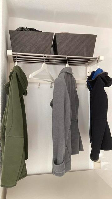 Witte kapstok 79x32 cm zonder hangers en manden beschikbaar voor biedingen