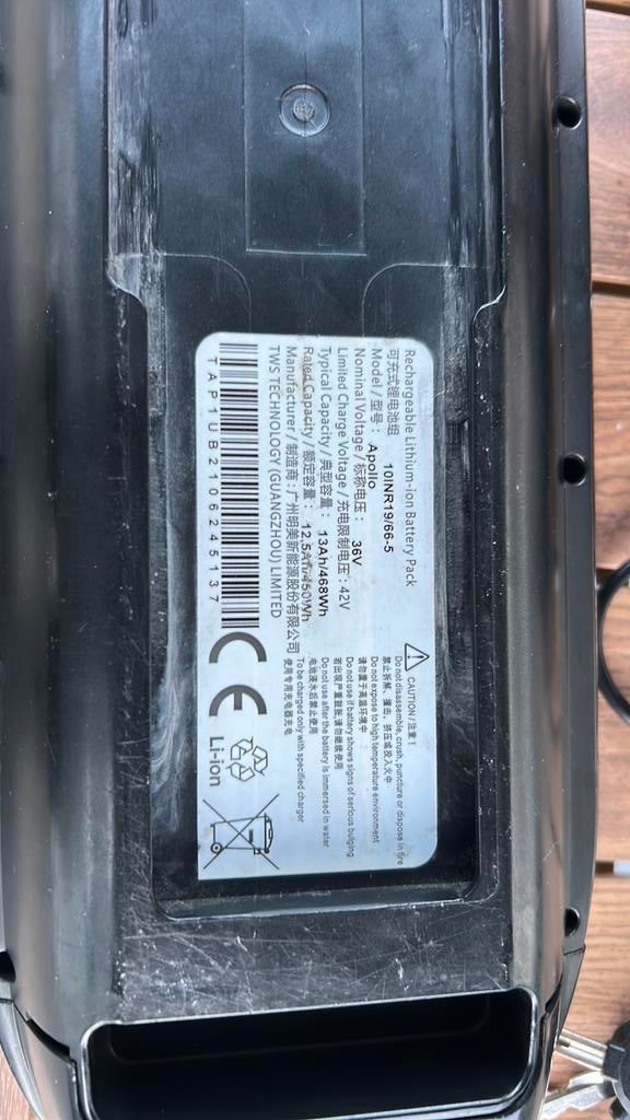 Accu apollo met oplader voor troy bakfiets., Ophalen, Zo goed als nieuw, 4 kinderen of meer