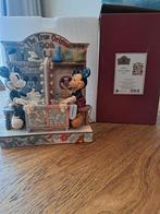 Disney tradition Mickey 90th Birthday gesigneerd Met doos, Verzamelen, Ophalen of Verzenden, Mickey Mouse, Nieuw, Beeldje of Figuurtje