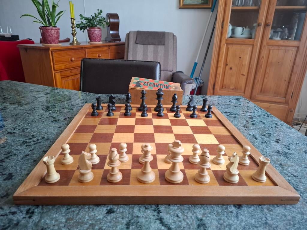 Schaakspel/damspel : grote klassieke comb. in keurige staat, Ophalen