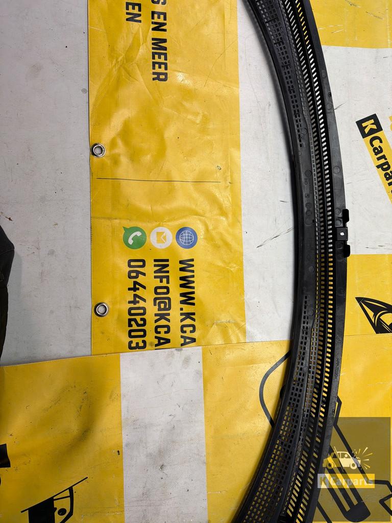 Paravent van Renault Scenic 668114330R, Auto-onderdelen, Renault Group, Gebruikt, Contact.group@renault.com, Renault