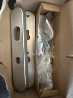 Nieuwe Ami deurbeslag set - Klink en slotplaat, ., Nieuw, Ophalen of Verzenden, Klink of Kruk