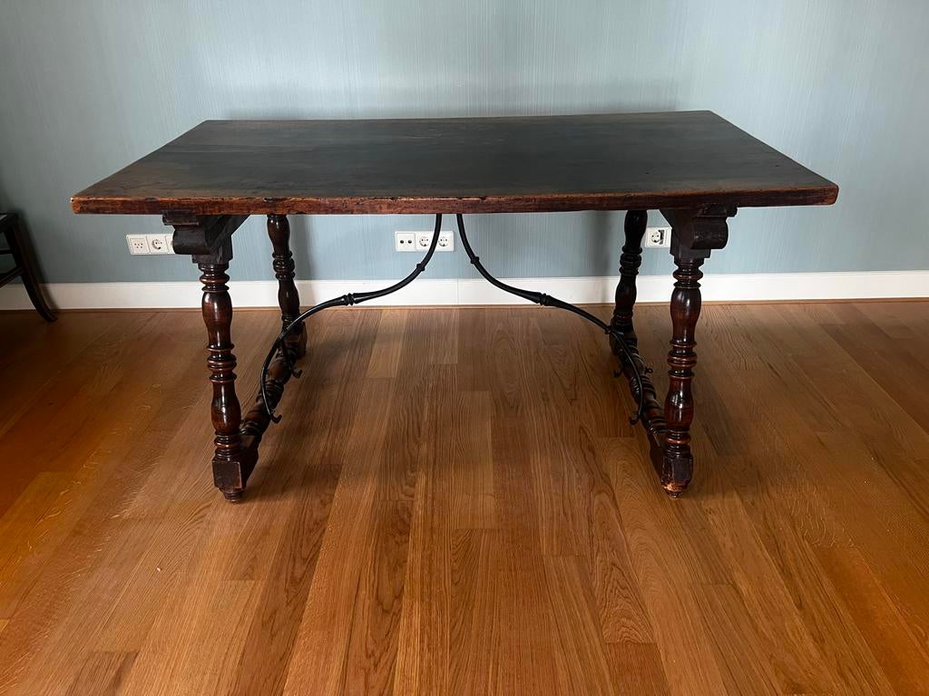 Antieke Spaanse notenhouten tafel, 18e eeuw, Ophalen