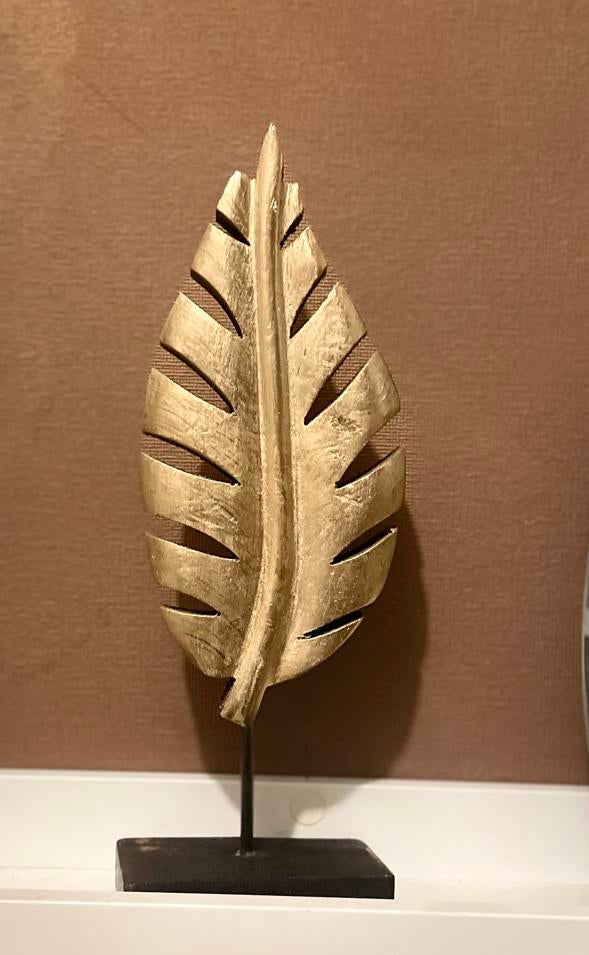 Goudkleurige Decoratie Veer / Blad op Houten Voetstuk, Hout, Ophalen of Verzenden, Zo goed als nieuw, Goud