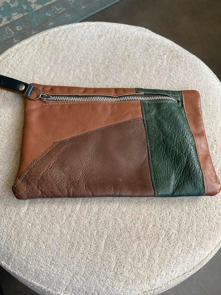 Stijlvolle vintage clutch tas etui met patchwork design, Sieraden, Tassen en Uiterlijk, Toilettassen, Gebruikt, Heer of Dame, Bruin