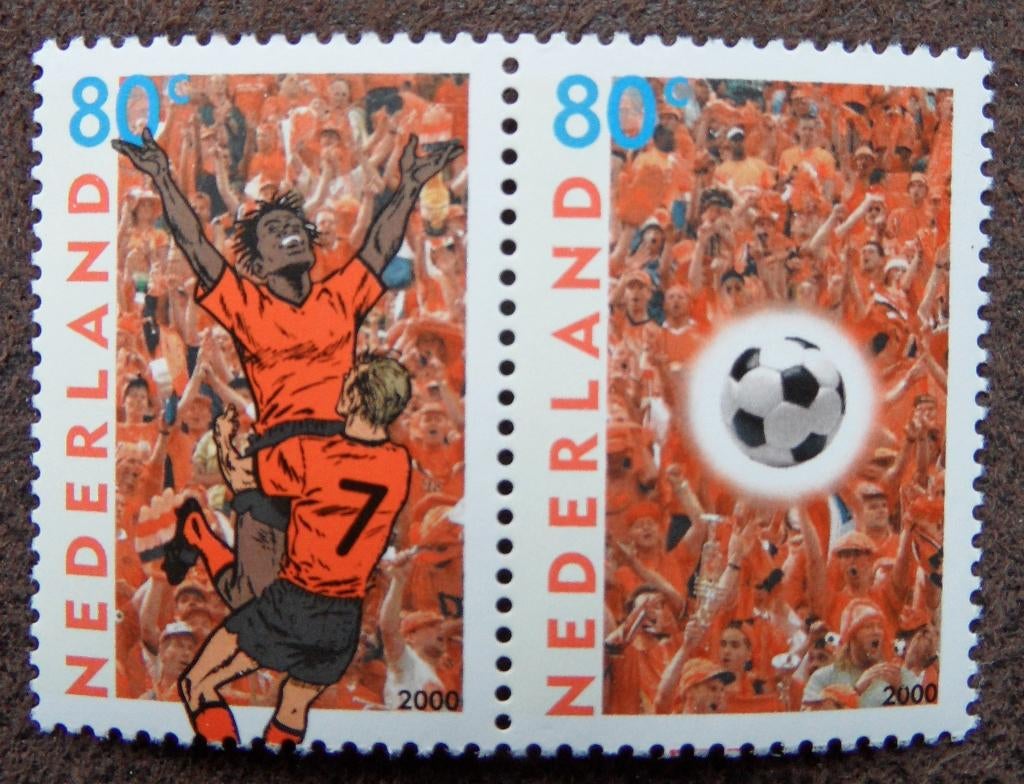 Set van 2 postzegels voetbal 80c, Ophalen of Verzenden, Postfris