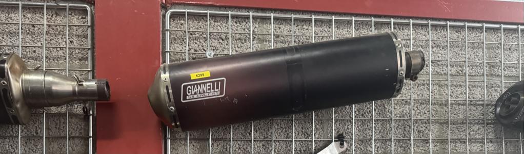 Gianelli sportuitlaat zwart Piaggio MP3 400/500, Niet ingevuld, Gebruikt, Niet ingevuld, Niet ingevuld