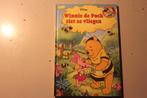 804v - boek - disney - winnie de poeh ziet ze vliegen, Boeken, Ophalen of Verzenden, Gelezen, Fictie algemeen