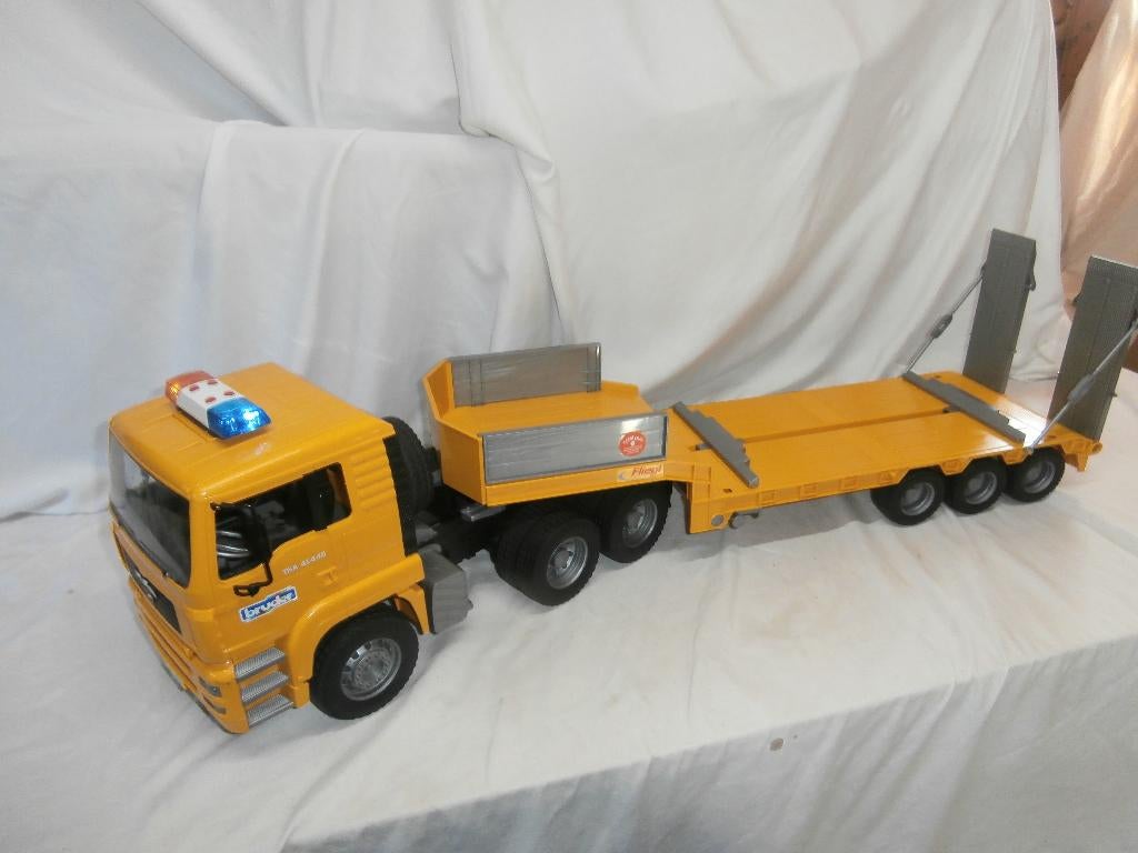 Bruder div trucks met oplegger of aanhanger, Ophalen