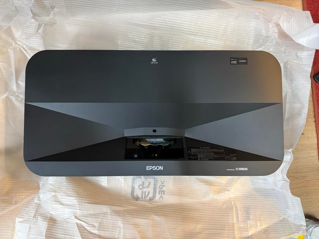 2X: Epson EH-LS800B 4K Ultra Short Throw Laser Projector, Audio, Tv en Foto, Beamers, Ophalen, Zo goed als nieuw, Overige technologieën
