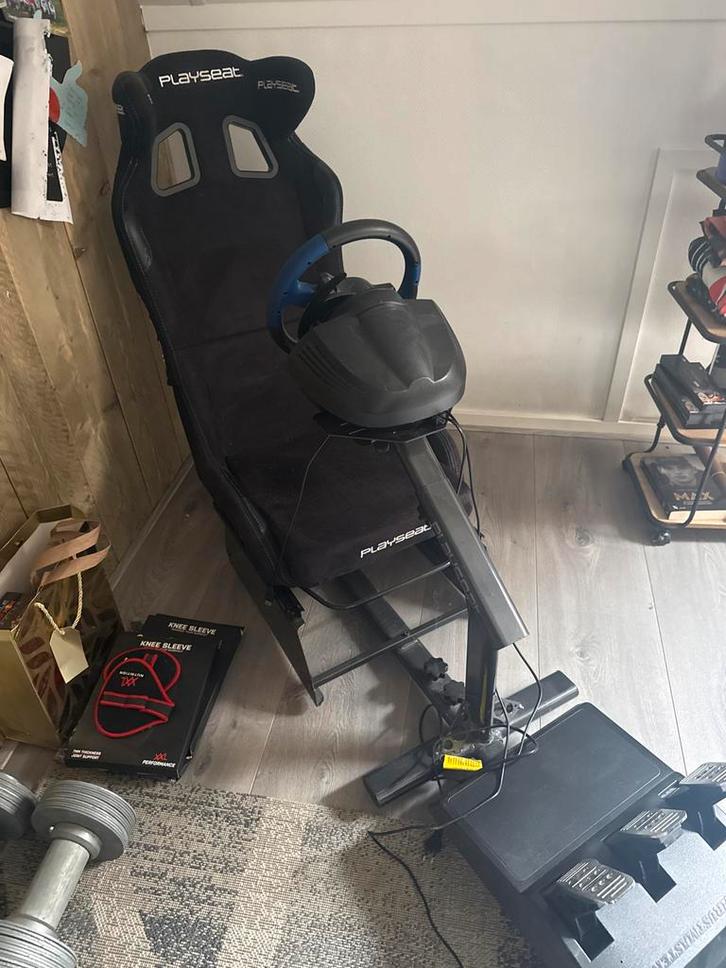 Playseat met T150 stuur en F1 2018-2021 games, Spelcomputers en Games, Games | Sony PlayStation 4, Gebruikt, Racen en Vliegen