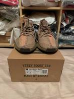 Adidas Yeezy 350 Sand Taupe meerdere maten (prijs per maat), Bruin, Sportschoenen, Nieuw, Ophalen of Verzenden