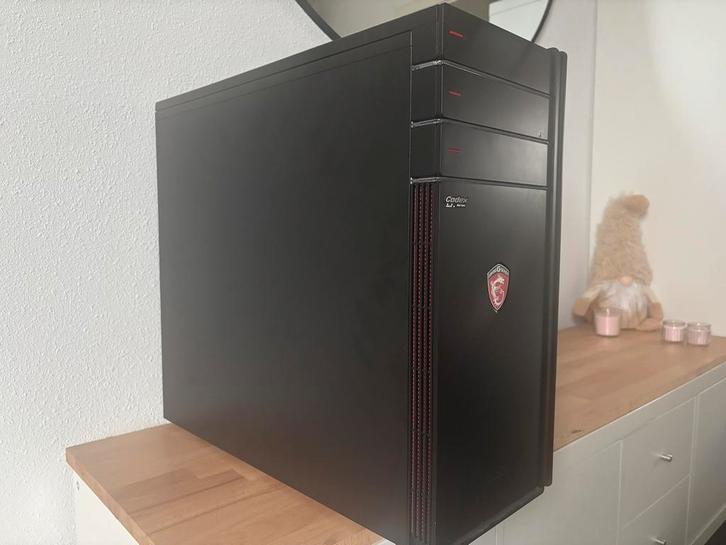 MSI gaming PC case, Computers en Software, Computerbehuizingen, Zo goed als nieuw, Ophalen of Verzenden