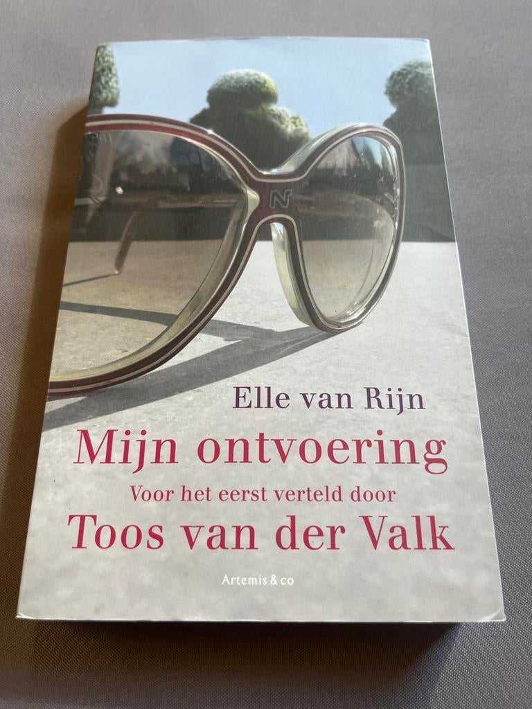 Mijn Ontvoering - Toos van der Valk (Elle van Rijn), Ophalen of Verzenden, Zo goed als nieuw, Nederland