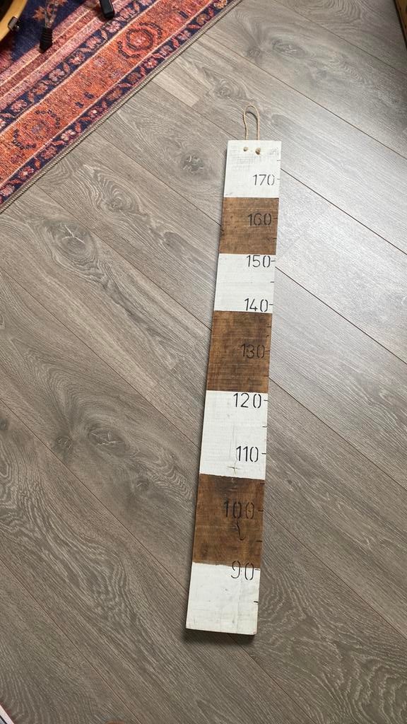 Groeimeter, Ophalen, 50 tot 150 cm, Vloerdelen of -planken, Zo goed als nieuw