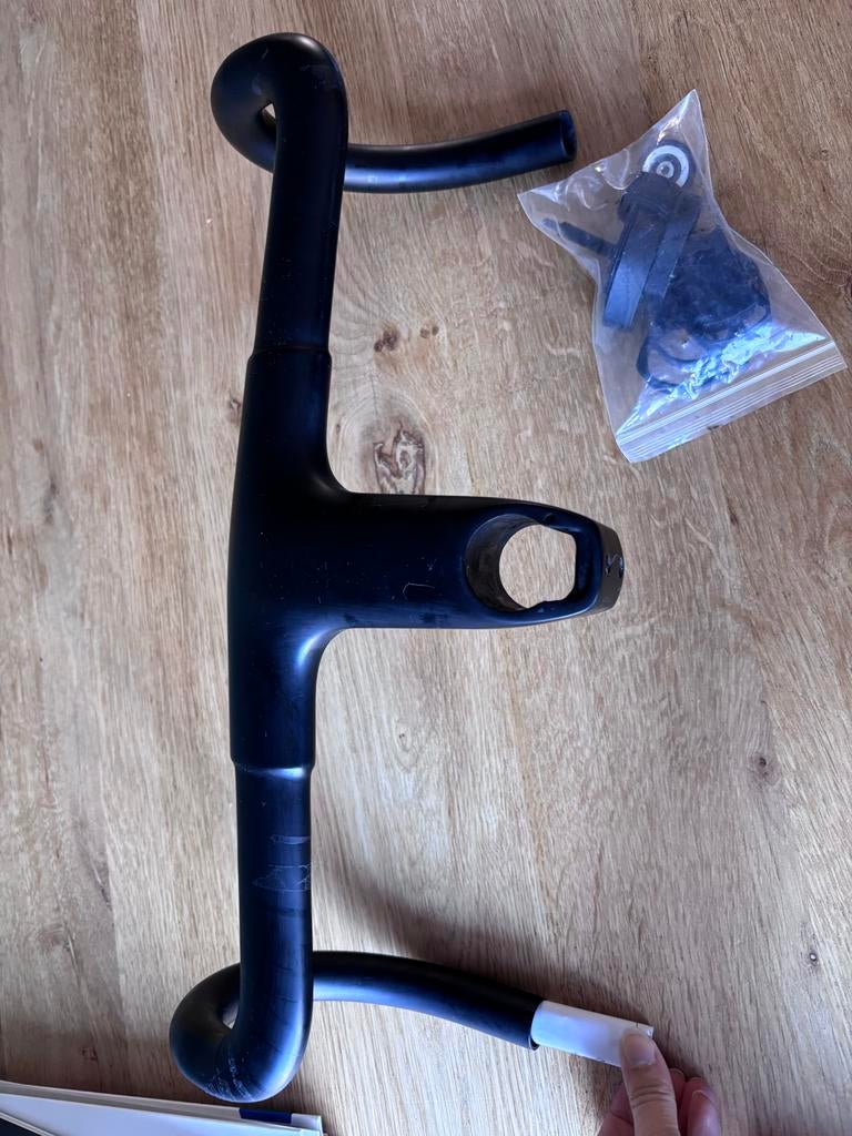 Canyon Aerocockpit H31 carbon 420mm, Fietsen en Brommers, Fietsonderdelen, Ophalen of Verzenden, Zo goed als nieuw, Stuur, Carbon