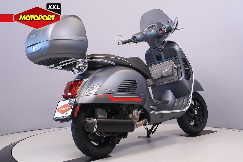 Vespa GTS 300 SUPER, Scooter, Bedrijf, Vespa