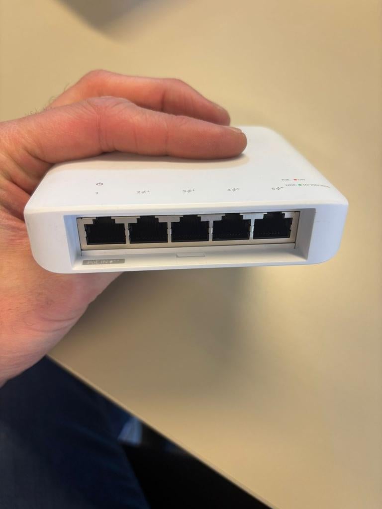 Ubiquiti UniFi USW Flex, Computers en Software, Netwerk switches, Ophalen of Verzenden, Zo goed als nieuw