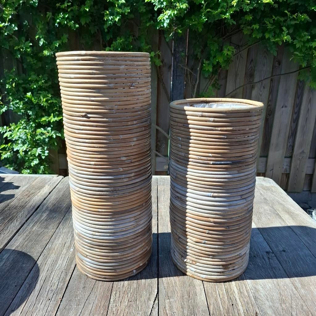 Set van 2 rotan bloempotten, Overige materialen, Rond, Ophalen of Verzenden, Zo goed als nieuw