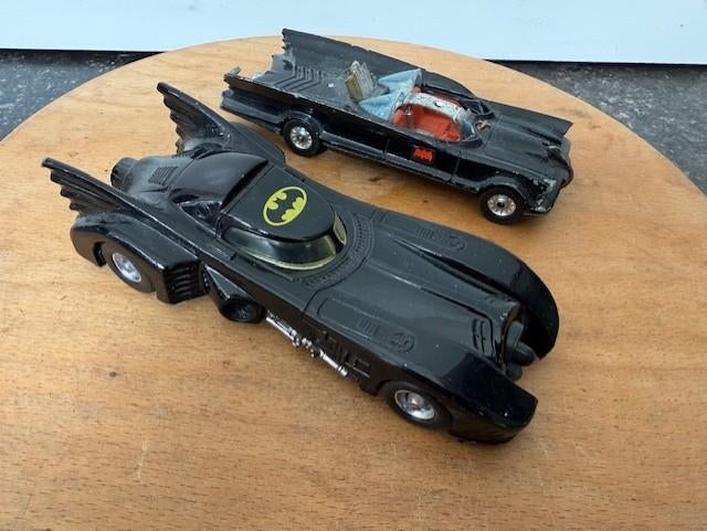 2x Batmobiel van Batman - Batmobile., Antiek en Kunst, Antiek | Speelgoed, Ophalen of Verzenden