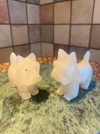 Scottish Terrier,hand carved onyx,2 stuks,lang 7.5,hoog 6 cm, Ophalen of Verzenden, Zo goed als nieuw, Dier