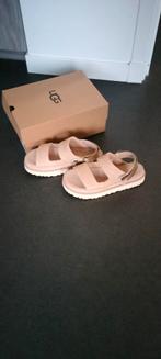 Ugg slippers sandalen maat 41 nieuw, Kleding | Dames, Ophalen of Verzenden, Nieuw, Beige, Sandalen of Muiltjes