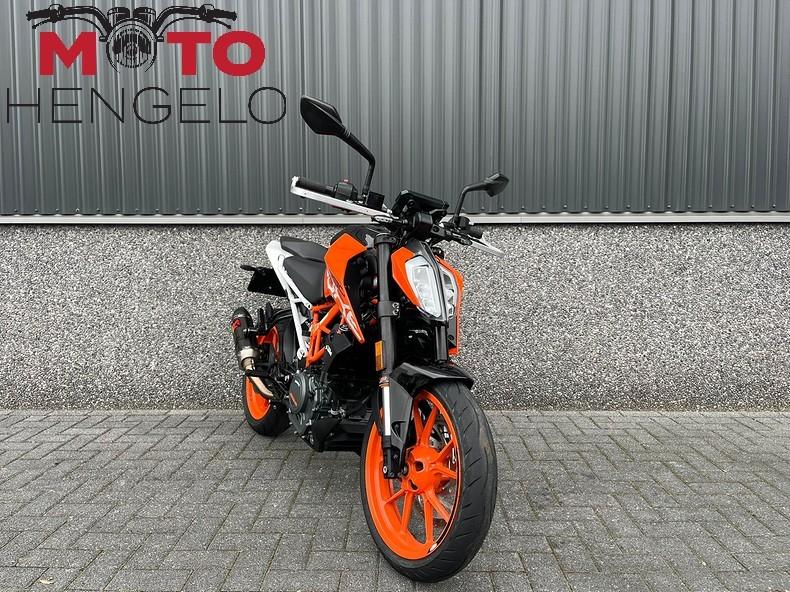 KTM DUKE 390 (bj 2017), KTM Sportmotorcycle Nederland BV, Bedrijf, ACHTERBROEK 11
6596 MP  MILSBEEK, NL, Info@ktm.nl