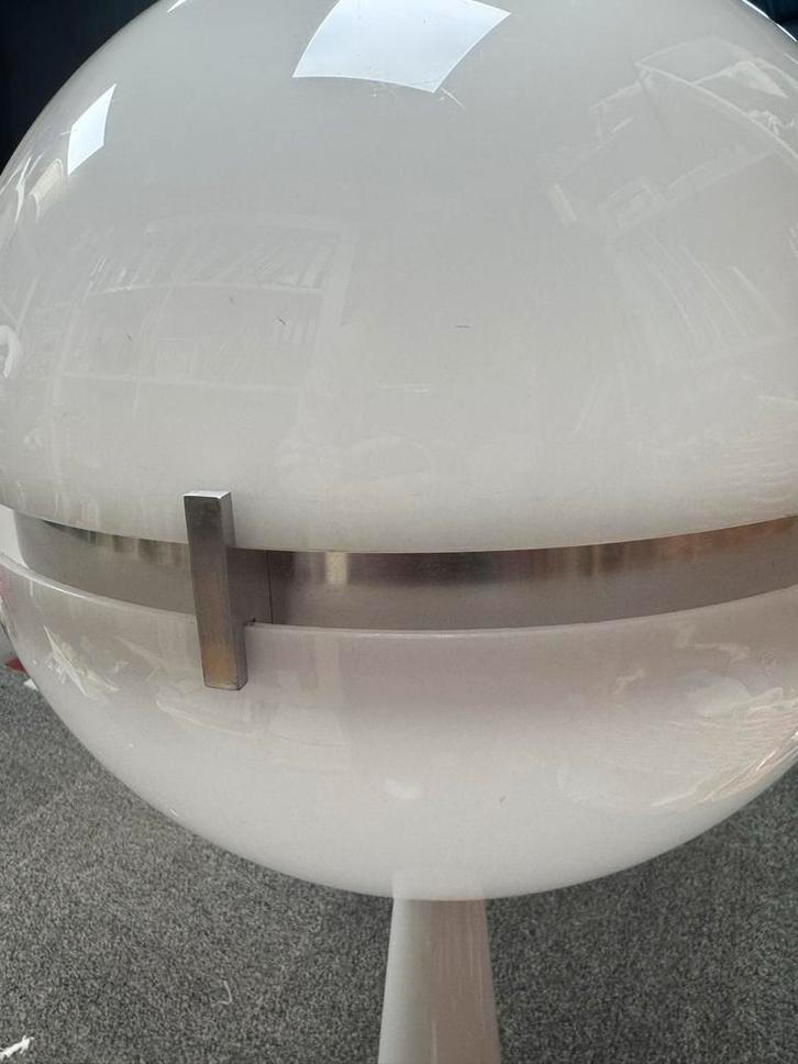 Vintage Space Age Vloerlamp - Wit Bol Design, Huis en Inrichting, Lampen | Vloerlampen, Gebruikt, 100 tot 150 cm, Kunststof, Ophalen of Verzenden