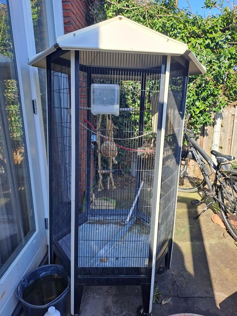 Vogel kooi met toebehoren op wielen, Ophalen, Zo goed als nieuw, Metaal, Vogelkooi