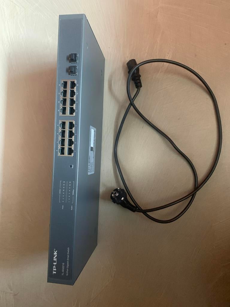 TP-Link TL-SG2216 16-Poorts Gigabit Managed Switch, Computers en Software, Netwerk switches, Ophalen of Verzenden, Gebruikt