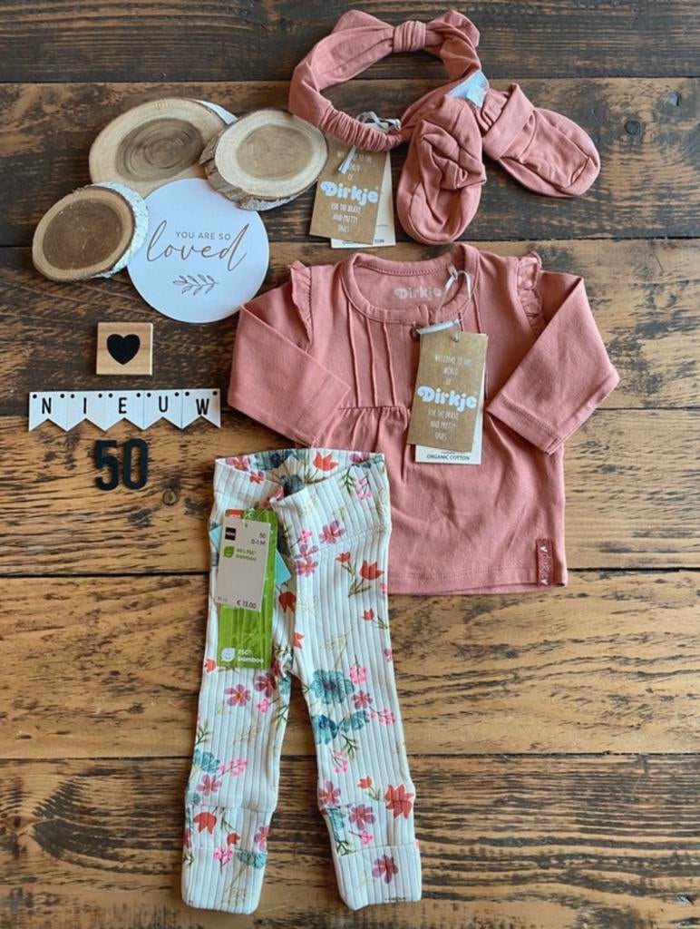 Baby girl setje broekje shirtje haarbandje slofjes maat 50, Ophalen of Verzenden, Nieuw, Meisje, Setje