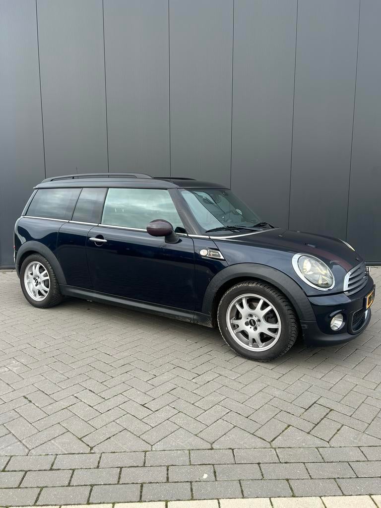 Mini Clubman 1.6 116pk 2011 APK feb 2027 pano airco leder bi, Auto's, Voorwielaandrijving, 40 €/maand, 4 cilinders, 122 pk
