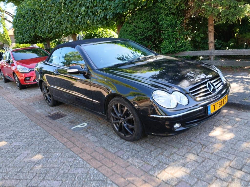 Mercedes-Benz CLK 1.8 Clk200 Kompr Cabriolet AUT 2004 Zwart, Auto's, Mercedes-Benz, Automaat, Achterwielaandrijving, 4 cilinders
