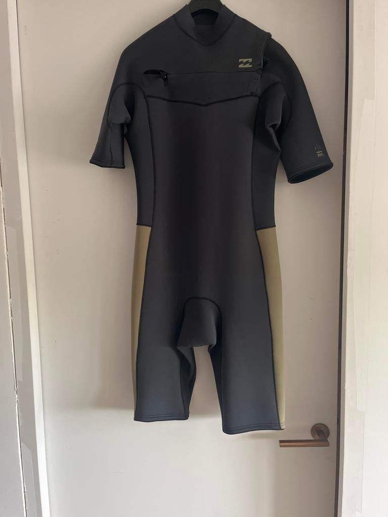 Billabong Revolution 2mm Shorty Wetsuit - Maat XL Nieuw, Watersport en Boten, Watersportkleding, Overige typen, Ophalen of Verzenden