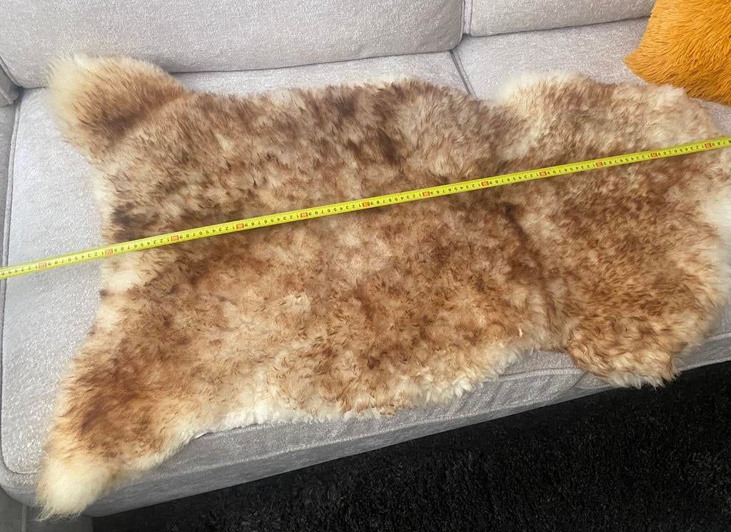 2 stuks echte Schapenvacht bruin/wit, zacht en warm, Ophalen, Gebruikt, 100 tot 150 cm, Wit