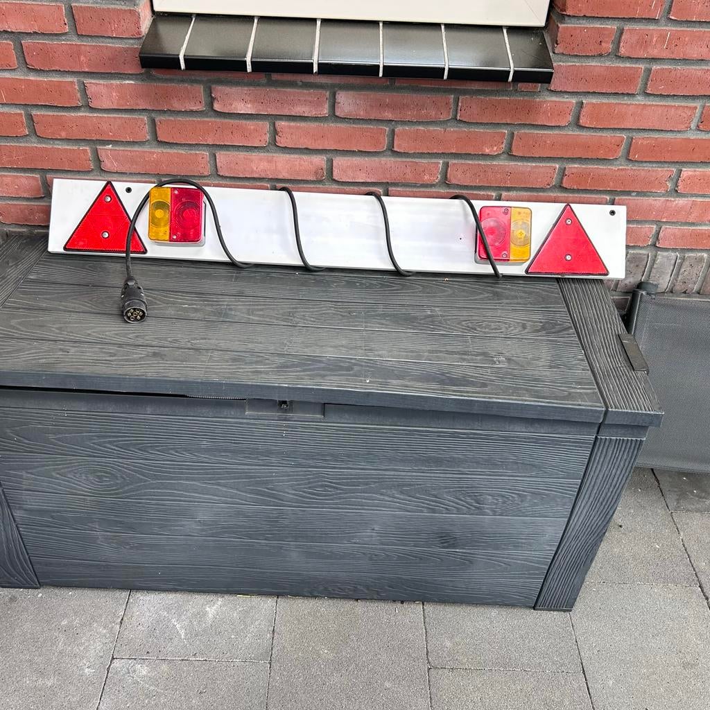 verlichtingsbalk voor fietsdrager of aanhanger, Ophalen