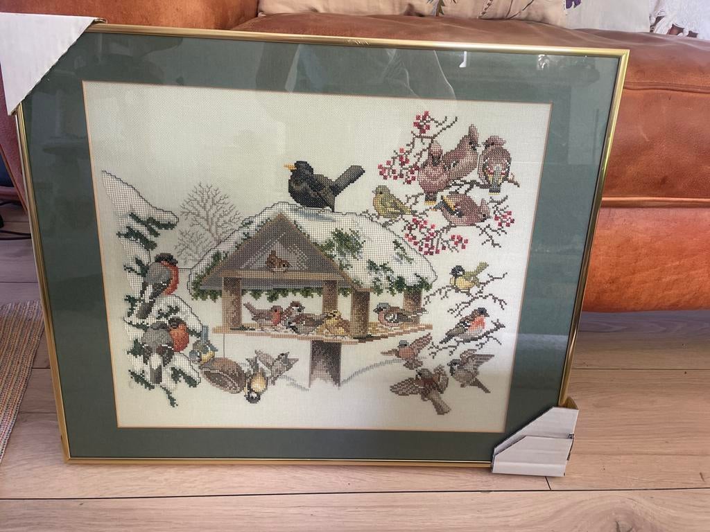Borduurwerk Vogels in de Sneeuw - Ingelijst, Ophalen, Zo goed als nieuw, Overige typen, 50 tot 75 cm