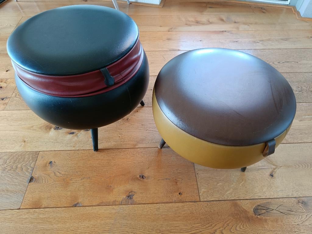 2 vintage (jaren 60/ jaren 70) poefjes met bergruimte, Ophalen, Minder dan 50 cm, Gebruikt, Jaren 60 / jaren 70