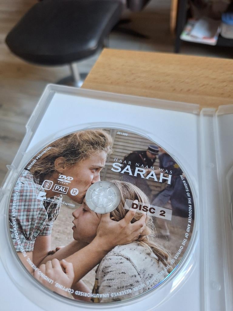 Dvd box haar naam was Sarah, Vanaf 12 jaar, Ophalen of Verzenden, Zo goed als nieuw, Drama