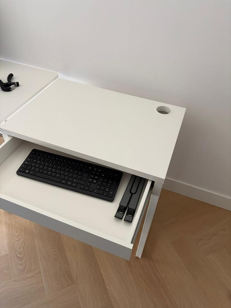 Ikea mini bureau, Huis en Inrichting, Bureaus, Ophalen, Gebruikt, Met lades, Spaanplaat of MDF