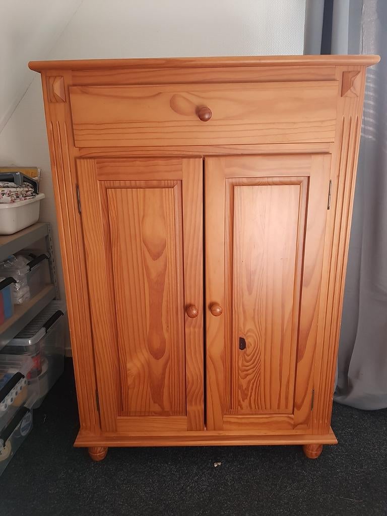 Grenen meidenkast en grenen bureau, Ophalen, Gebruikt