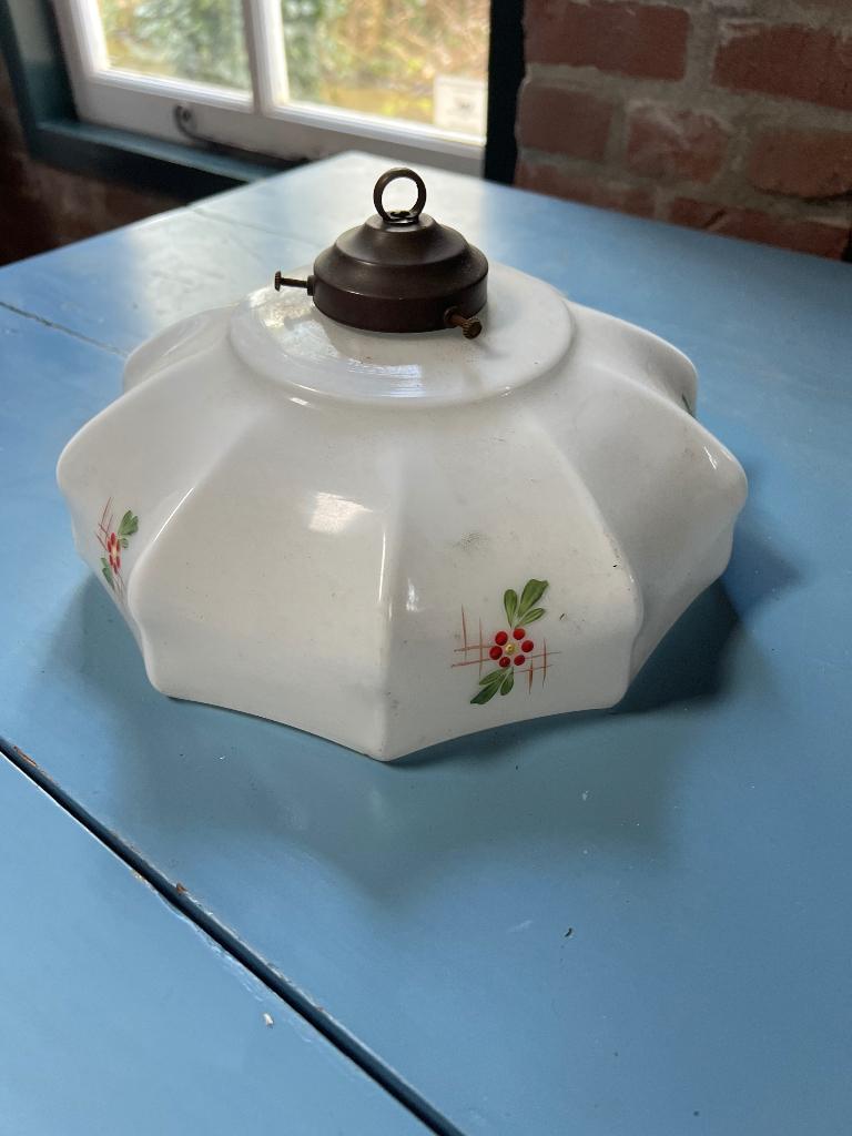 Oude melkglazen lampenkap met fitting – vintage, Huis en Inrichting, Lampen | Lampenkappen, Ophalen, Gebruikt, Wit, Rond