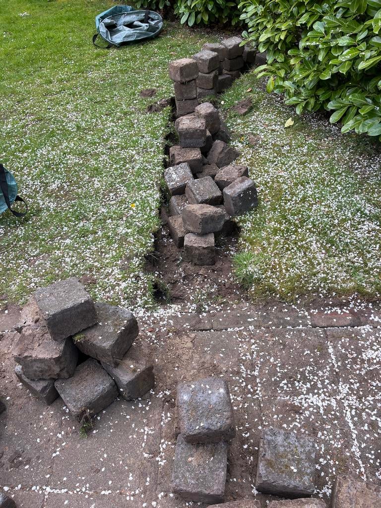 Gratis 16x16x12 stenen, 74 stuks, Gebruikt, Klinkers, Ophalen of Verzenden, Minder dan 5 m²